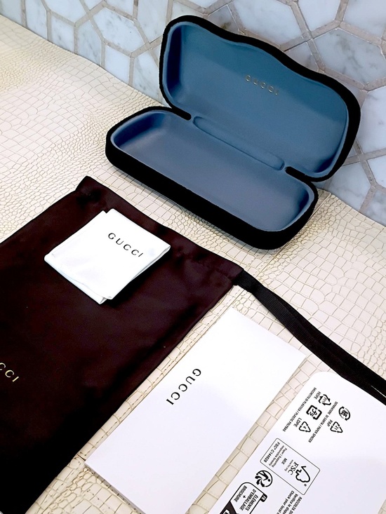 Authentic Brand New XL Black Velvet Glass Case w/ Guuci Pouch & Gucci Cloth main image 4
